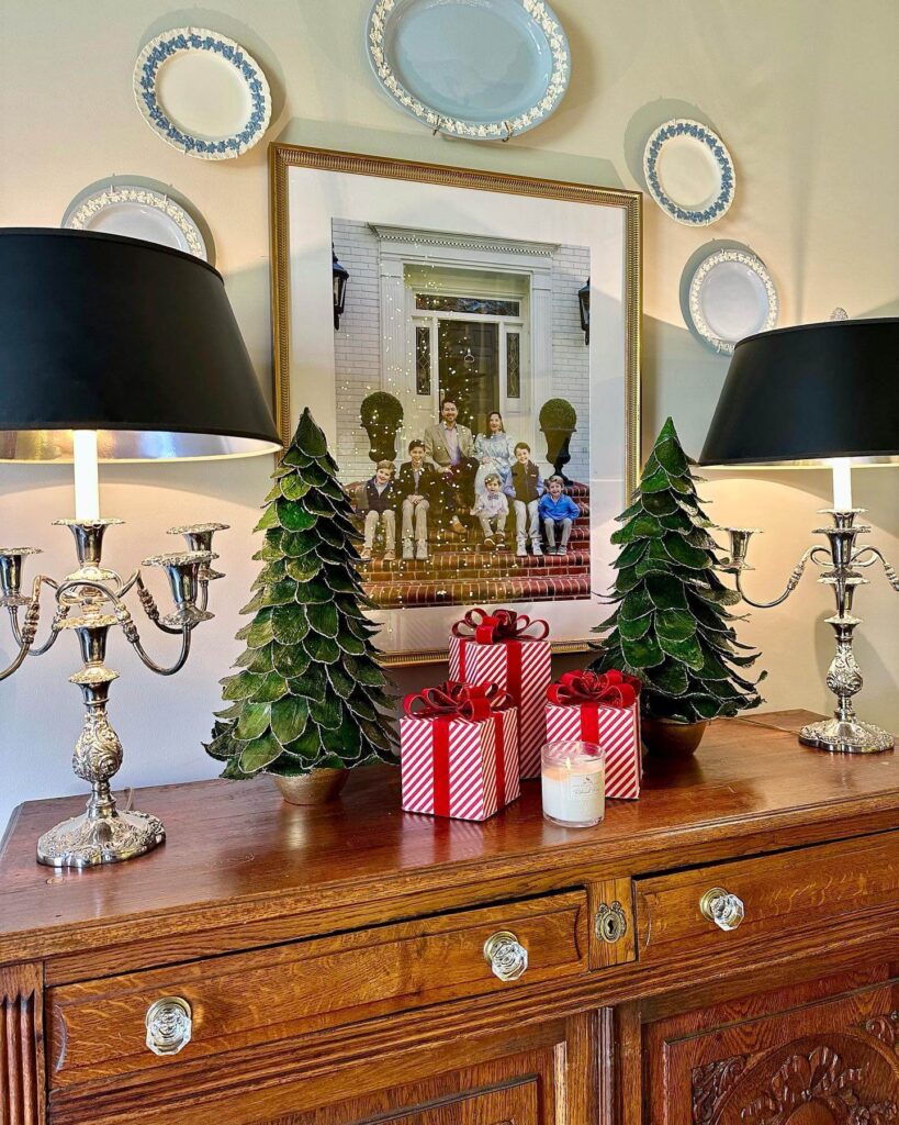 Christmas Vignette Ideas for Every Space 4