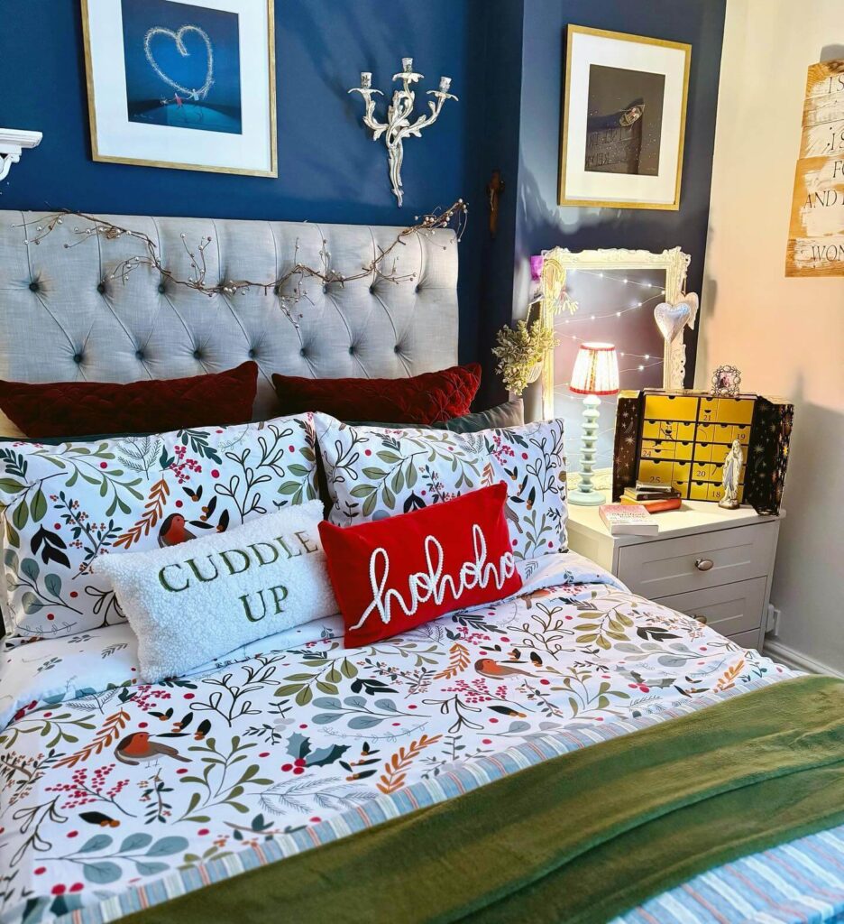 Christmas Bedding Ideas for a Festive Bedroom 4