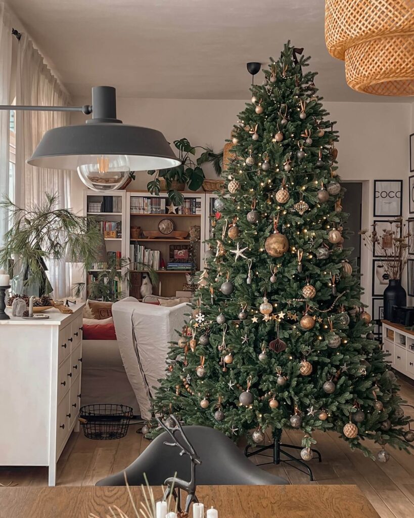 Christmas Tree Decor Ideas for Every Style 4