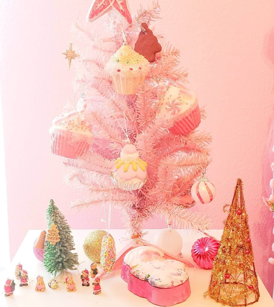 Pink Christmas Decor Ideas You’ll Love 5