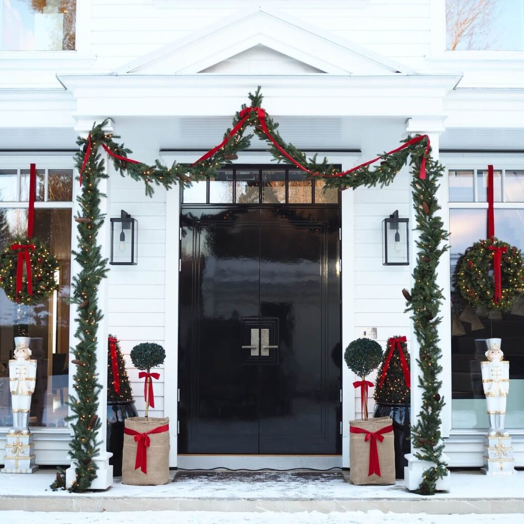 Christmas Entryway Ideas to Welcome Guests 5