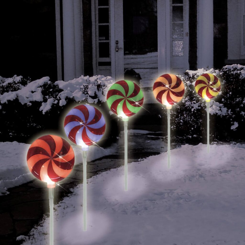 Christmas Yard Decor Ideas That Shine Bright 6