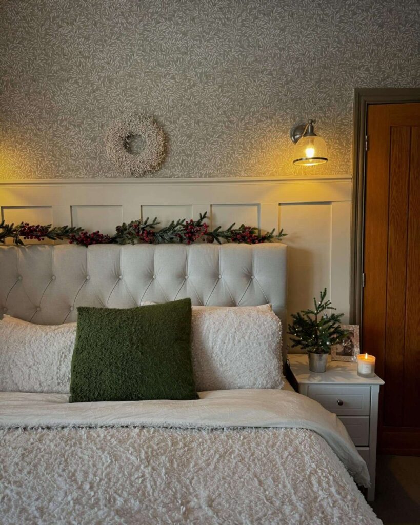 Christmas Bedding Ideas for a Festive Bedroom 6