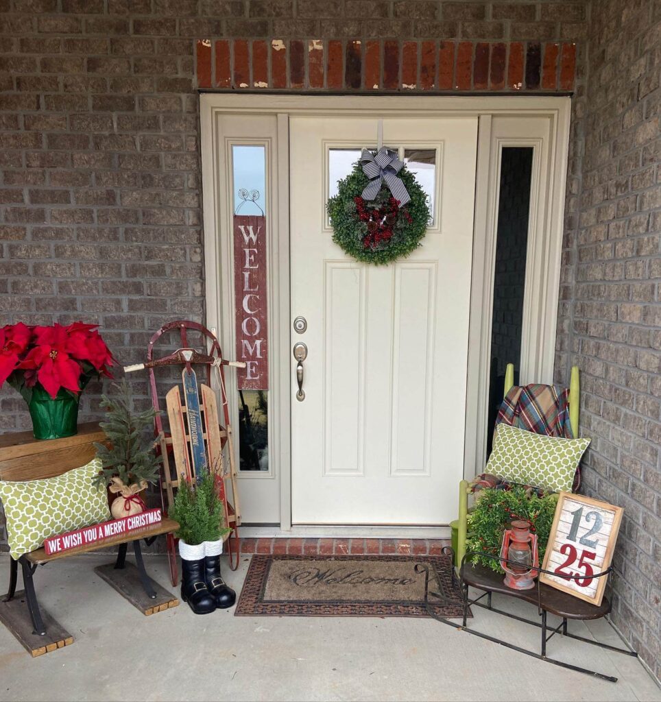 Front Porch Christmas Decor Ideas to Try Now 6