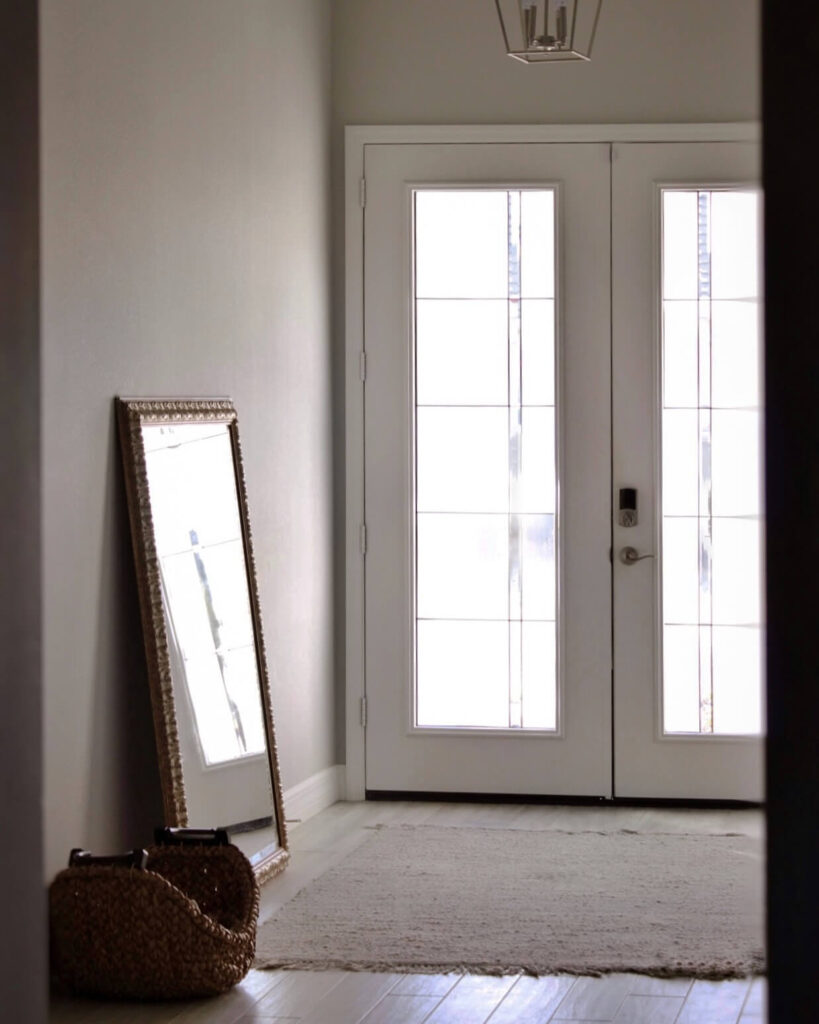 Entryway Ideas to Welcome in Style 7