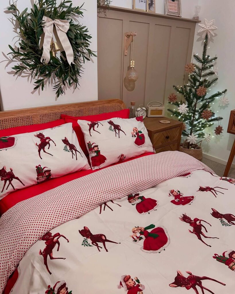 Christmas Bedding Ideas for a Festive Bedroom 7