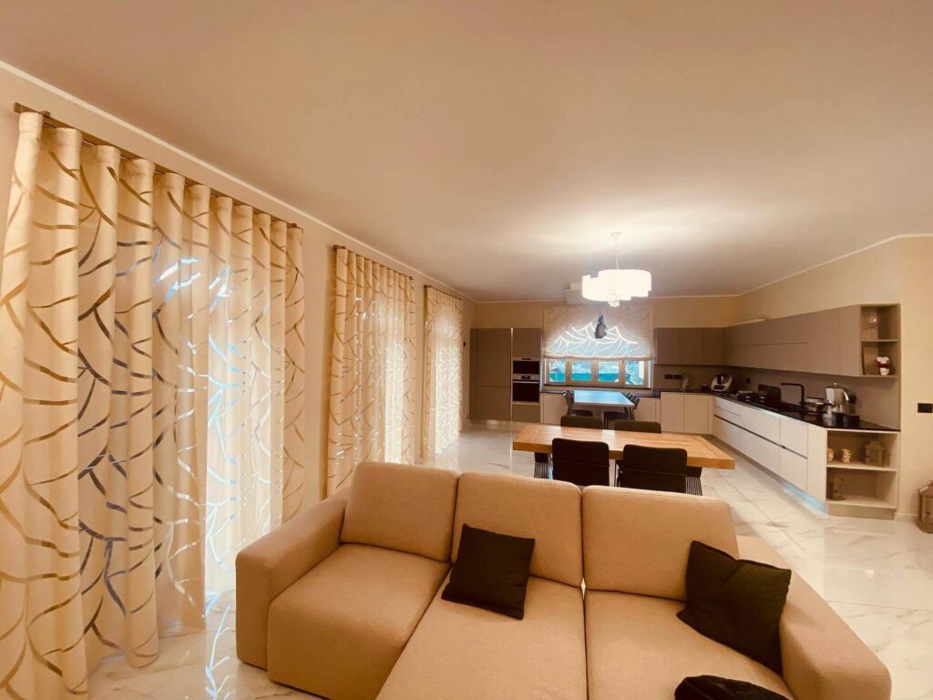 Curtain Color Ideas to Refresh Any Room 7