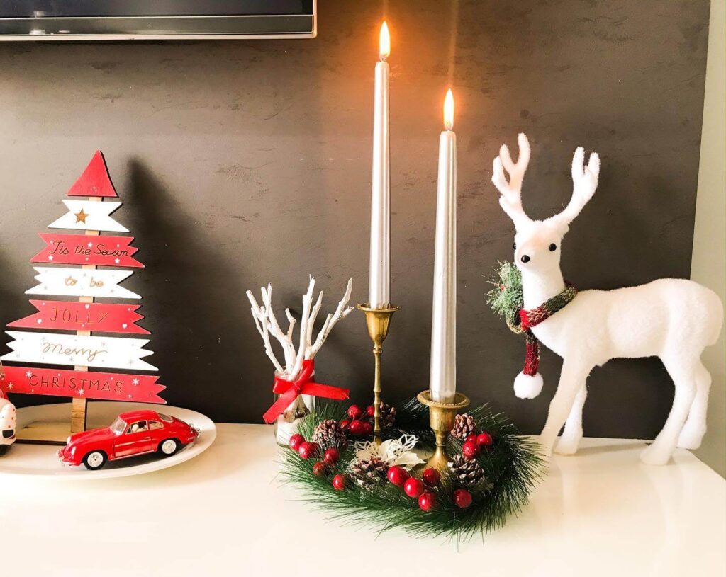 Christmas Vignette Ideas for Every Space 7