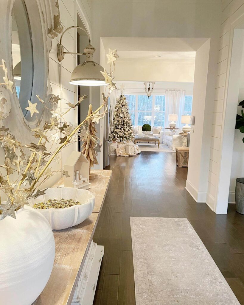 Christmas Entryway Ideas to Welcome Guests 8
