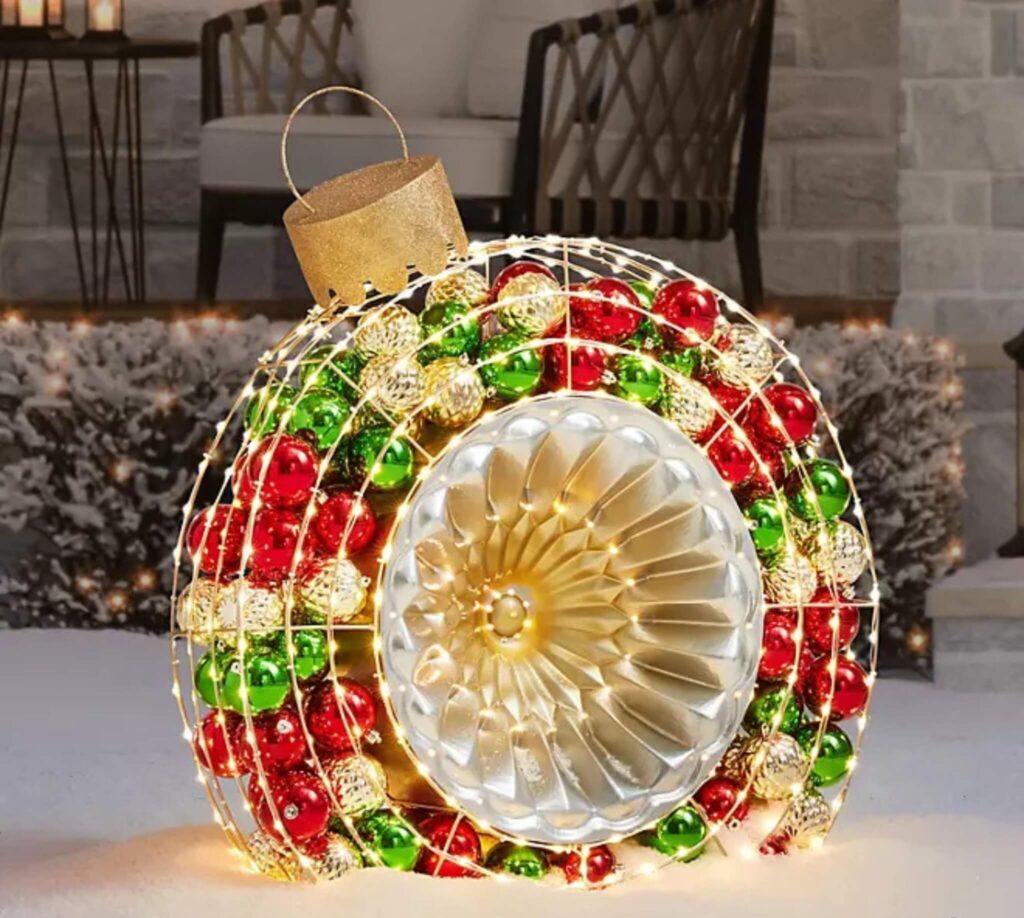 Christmas Yard Decor Ideas That Shine Bright 9