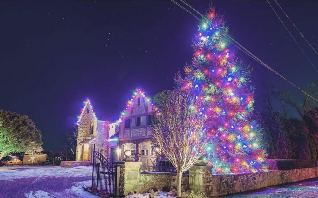 Christmas Lighting Ideas to Brighten the Season 9