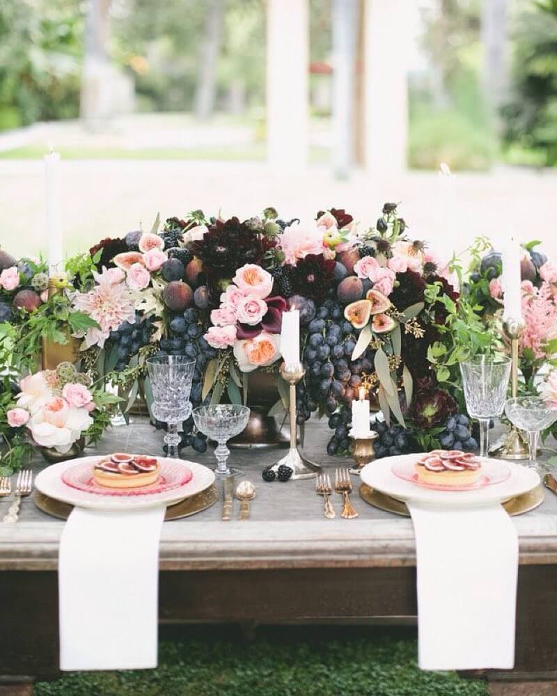 Steal-Worthy Wedding Table Decorations: Stylish Ideas From Modern Minimal to Romantic Garden 1