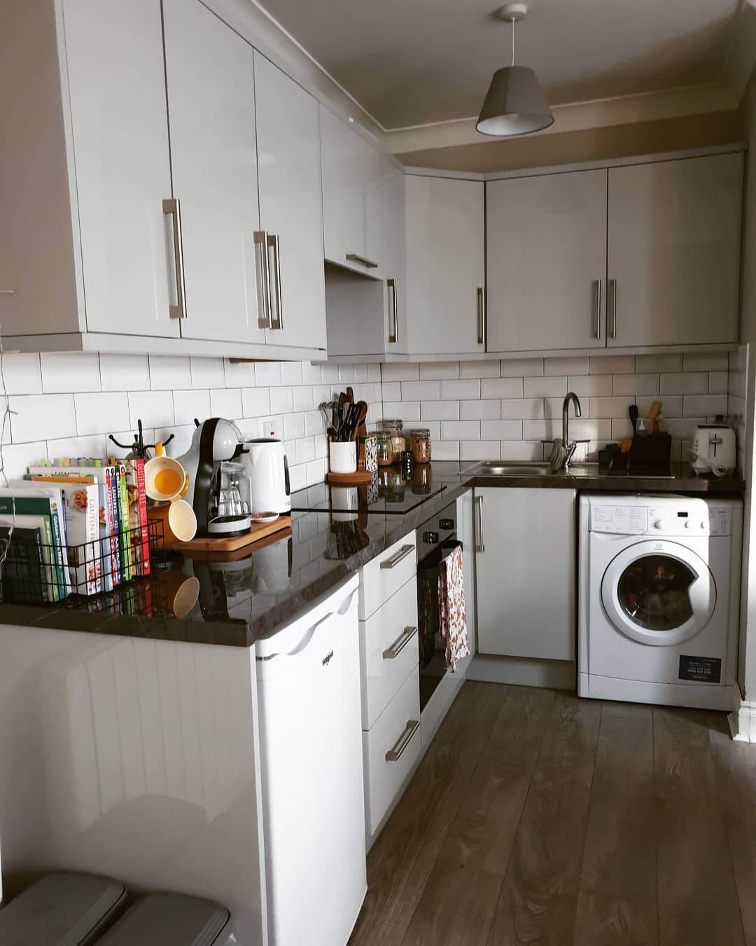 Small Apartment Kitchen Magic: Space-Savvy Ideas to Maximize Storage and Style (Even If You Rent) 1