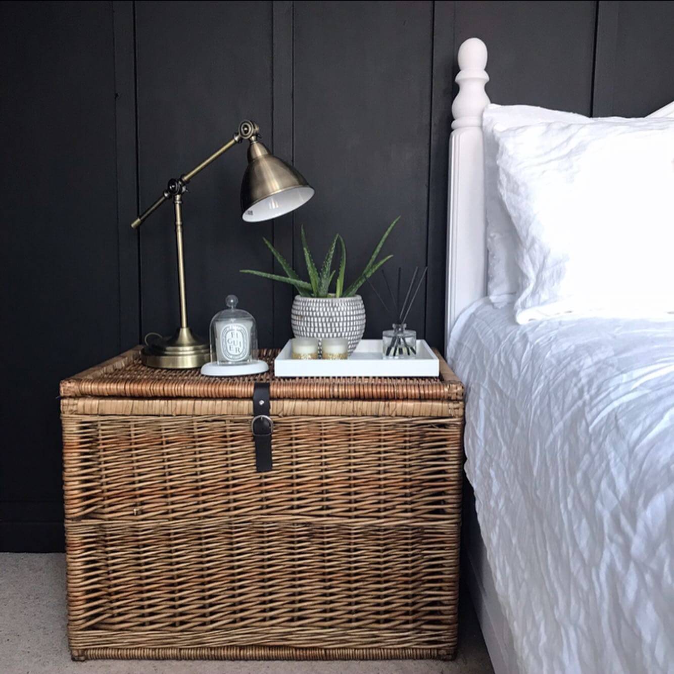 Modern Black Accent Wall Bedroom Inspiration 1