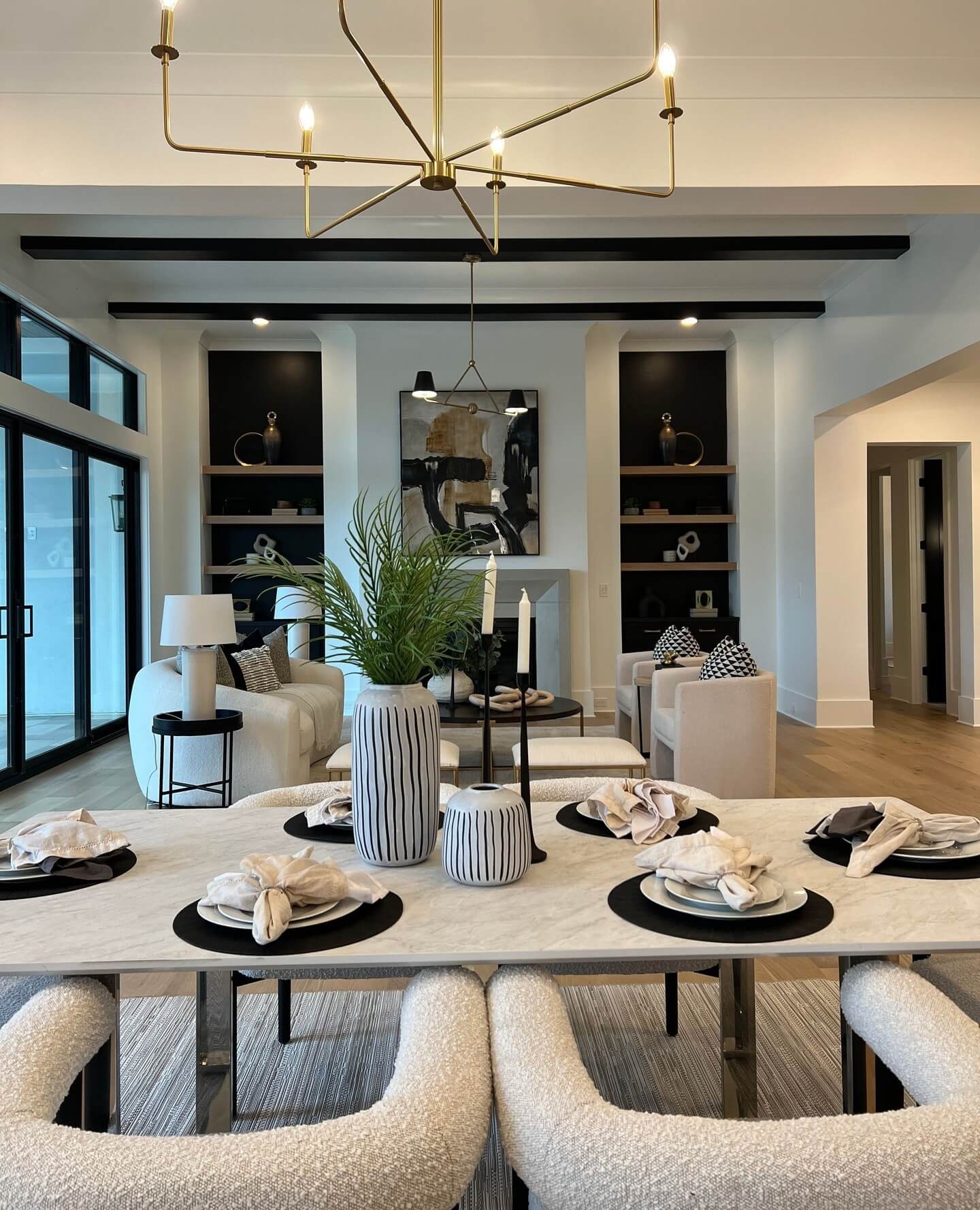 Art Deco Dining Room Ideas to Bring Instant Gatsby-Era Glamour Home 10