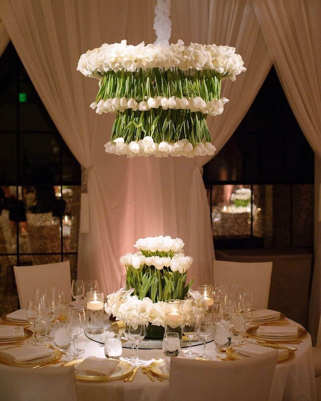 Steal-Worthy Wedding Table Decorations: Stylish Ideas From Modern Minimal to Romantic Garden 11