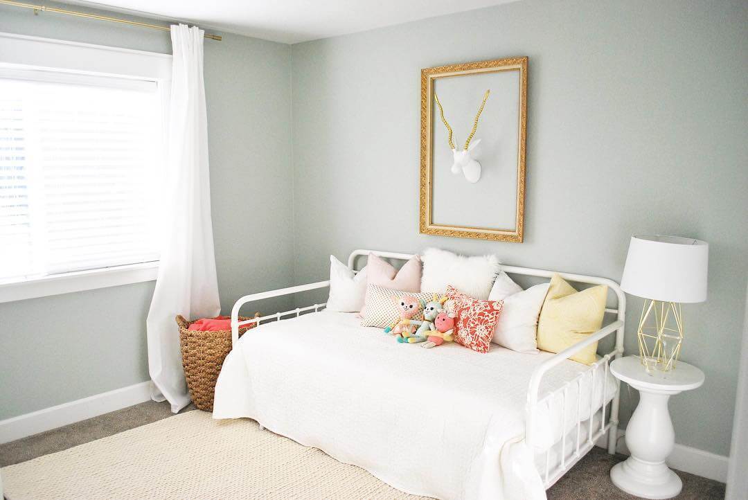 Elegant Pink and Gold Bedroom Designs to Love 12