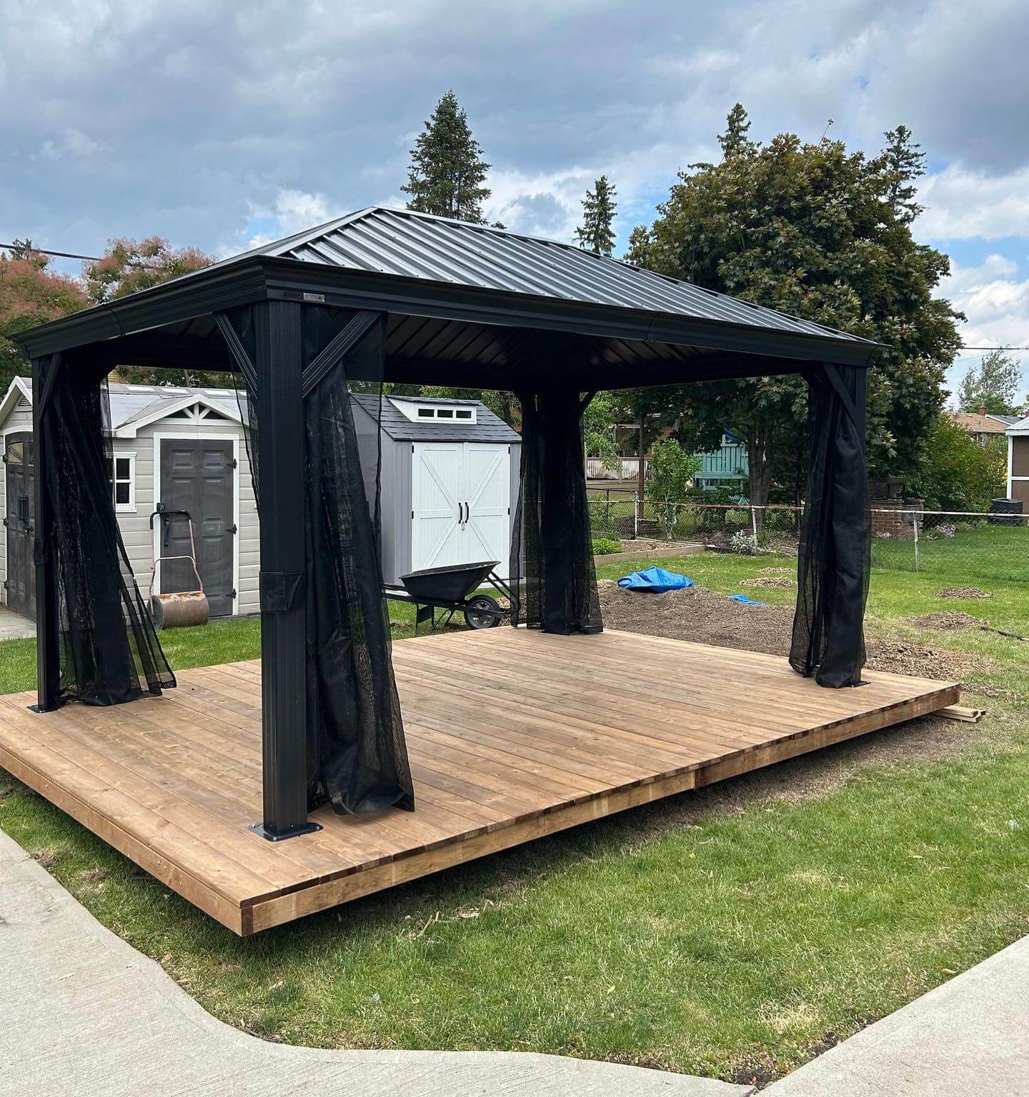 Stunning Backyard Gazebo Ideas to Transform Your Outdoor Oasis 13