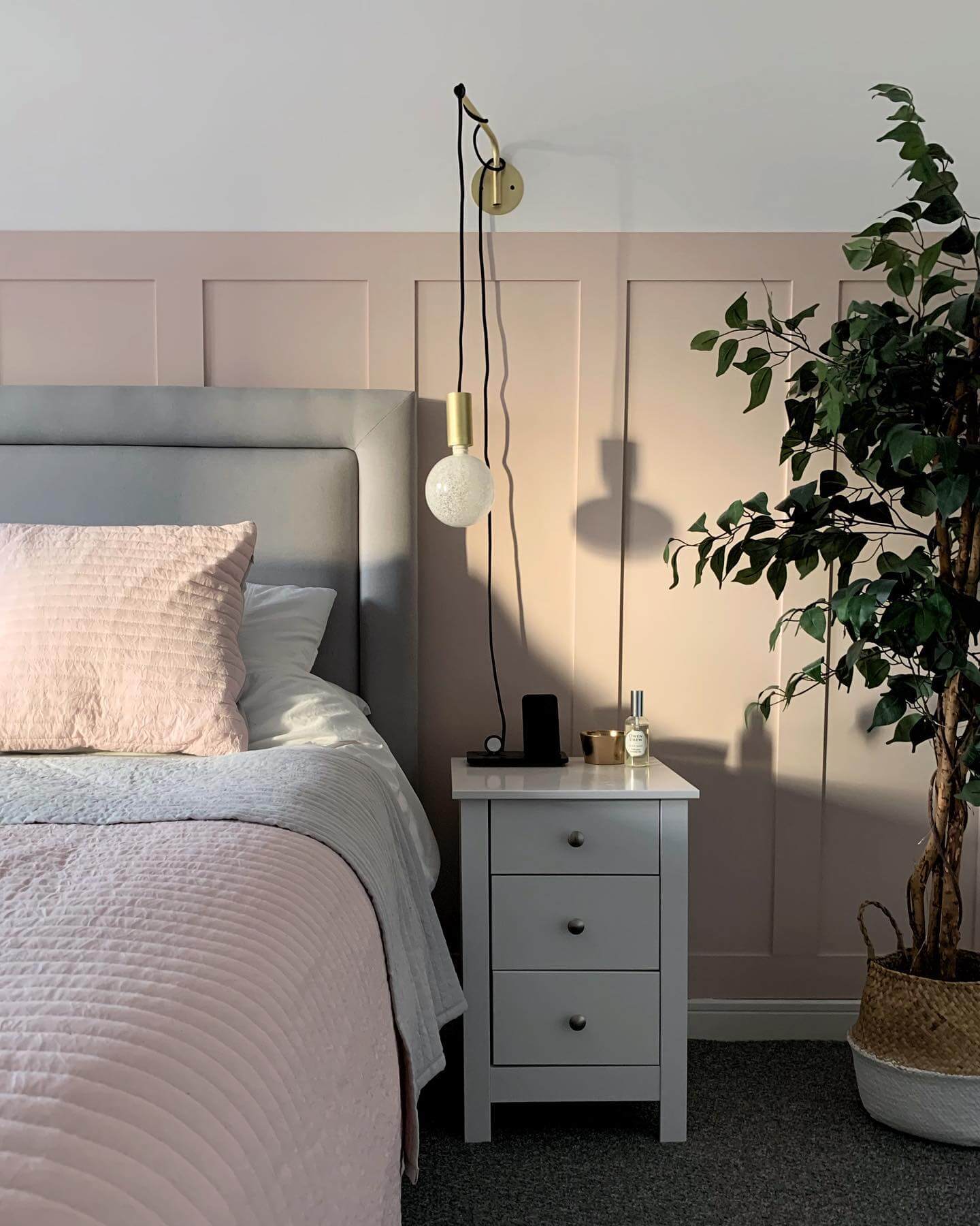 Elegant Pink and Gold Bedroom Designs to Love 13