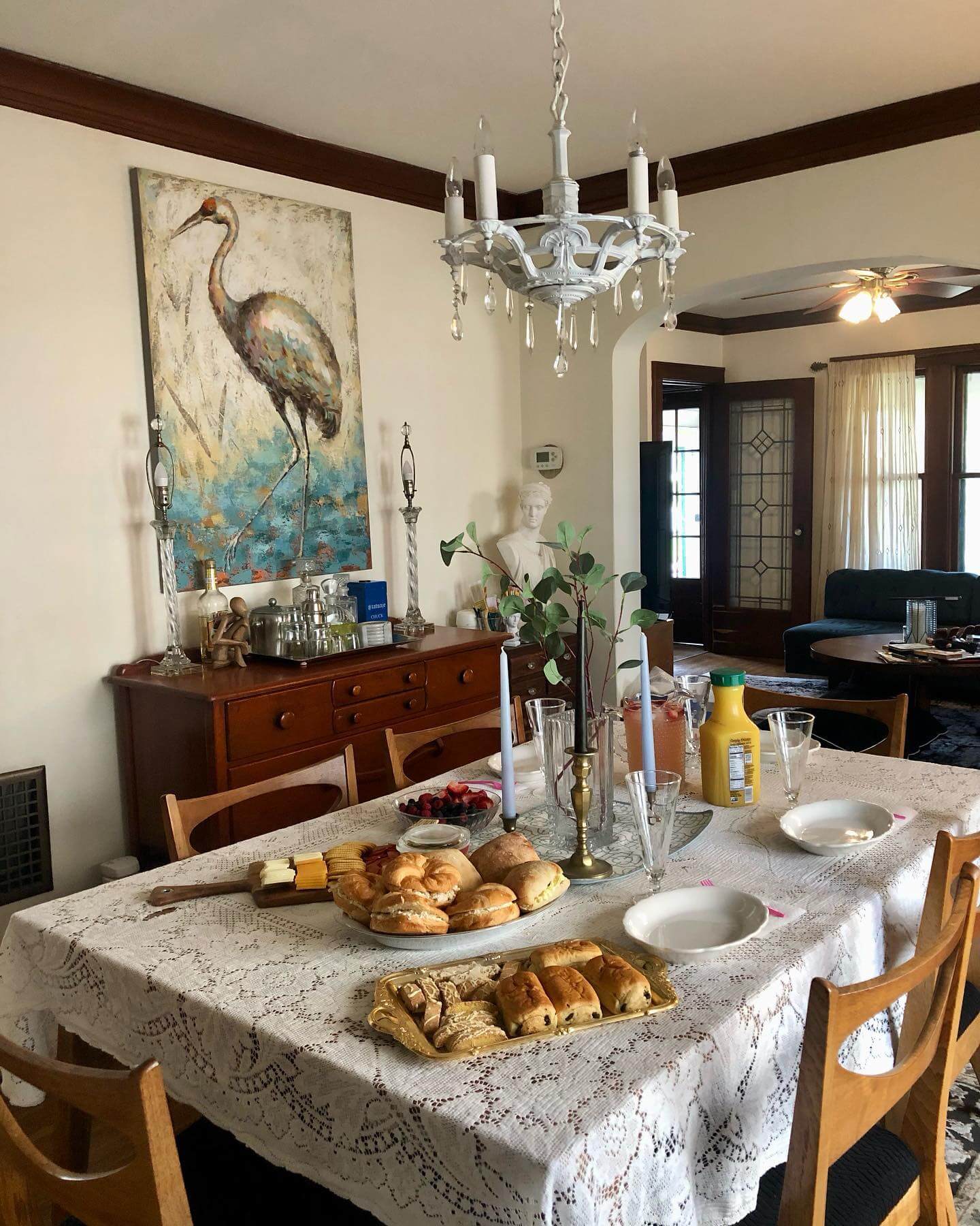 Art Deco Dining Room Ideas to Bring Instant Gatsby-Era Glamour Home 15