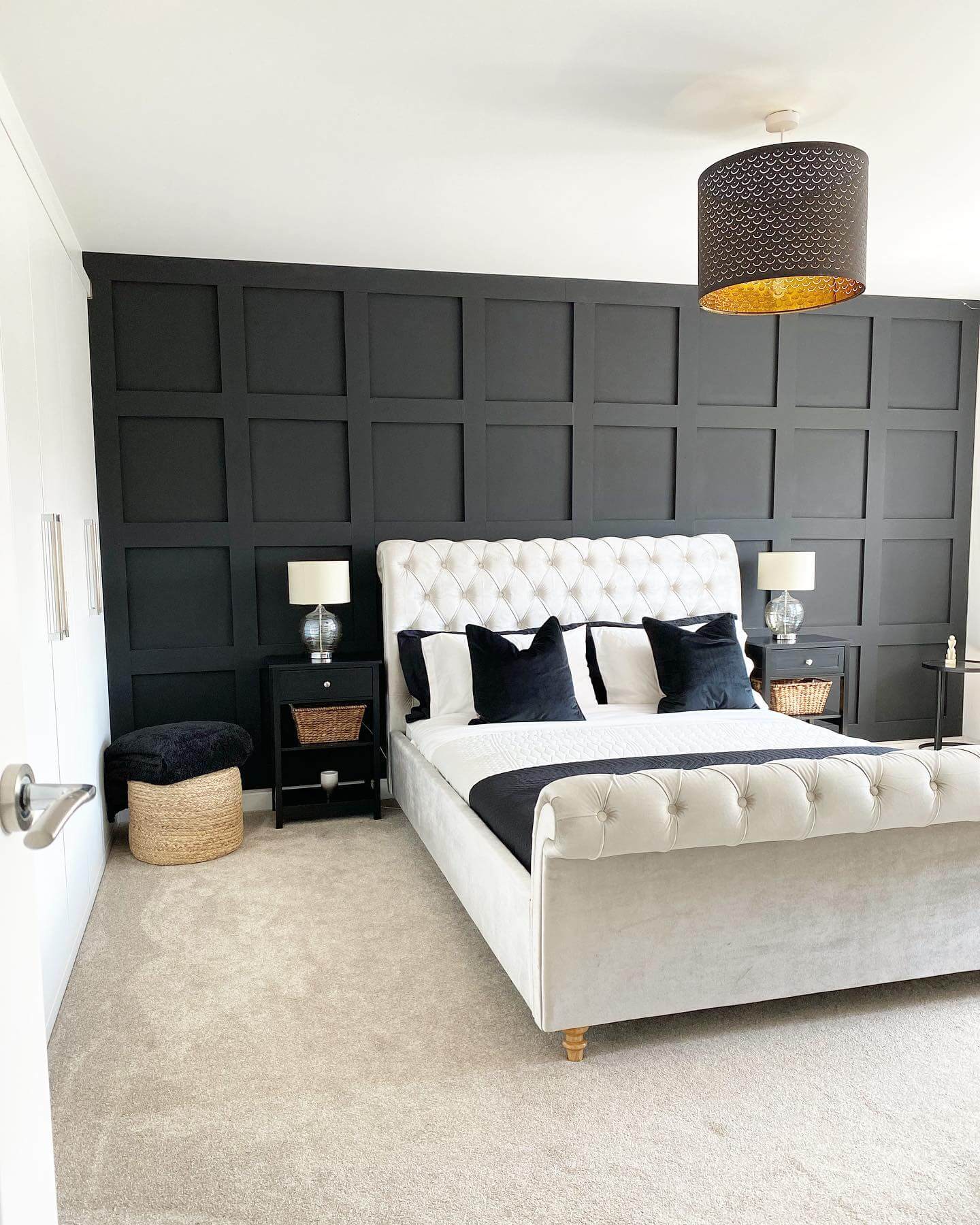 Modern Black Accent Wall Bedroom Inspiration 19