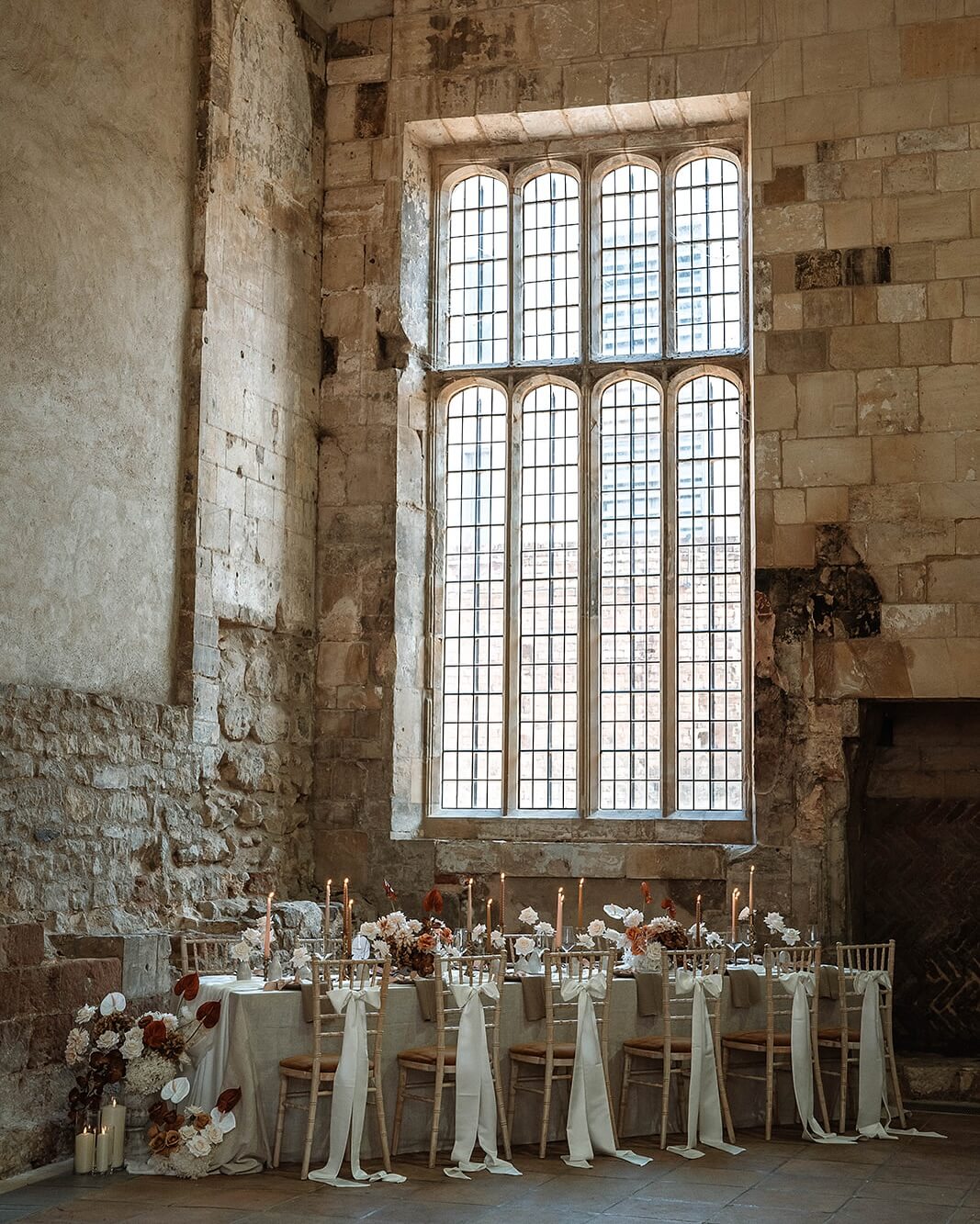 Steal-Worthy Wedding Table Decorations: Stylish Ideas From Modern Minimal to Romantic Garden 21