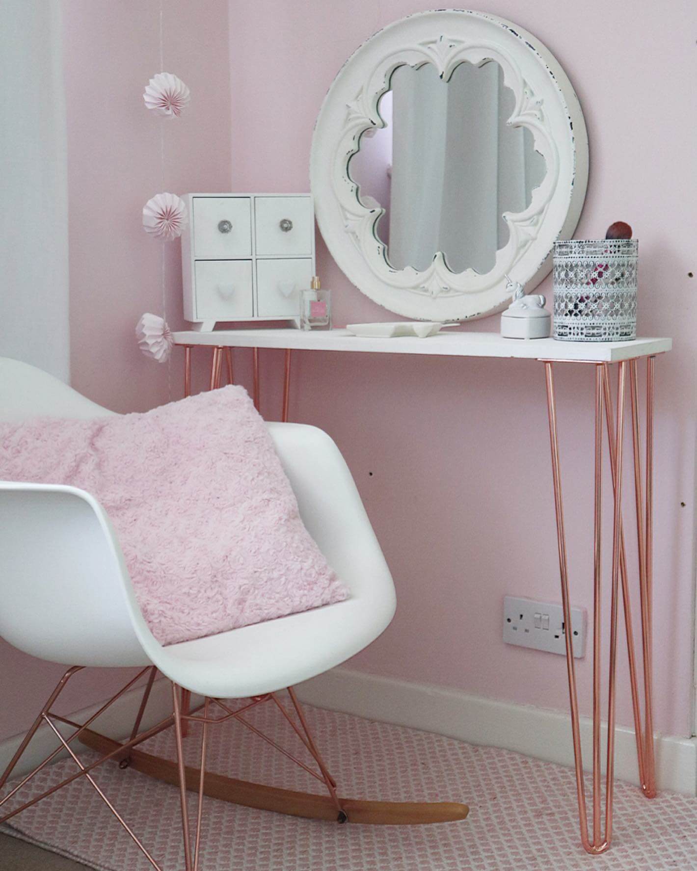 Elegant Pink and Gold Bedroom Designs to Love 21