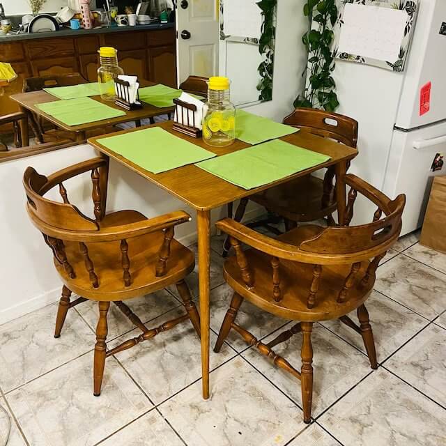 Space-Saving Small Dining Room Ideas 24