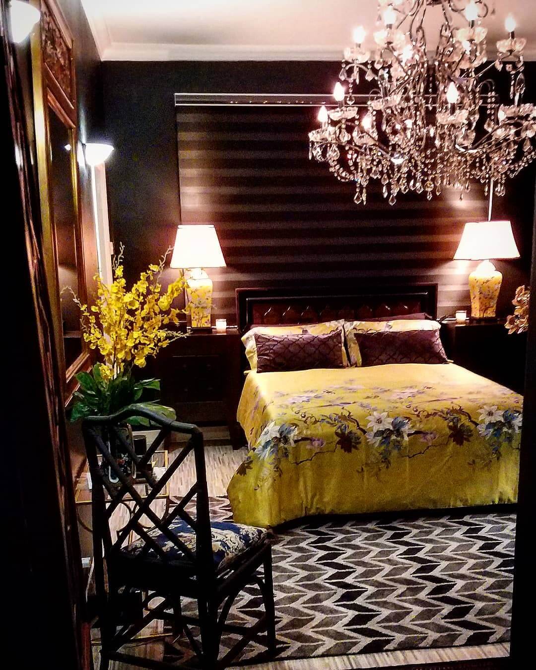 Modern Black Accent Wall Bedroom Inspiration 26