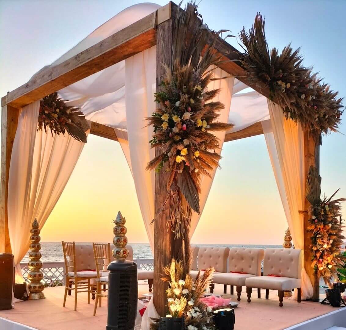 Effortlessly Chic Boho Wedding Ideas for a Free-Spirited Celebration 26