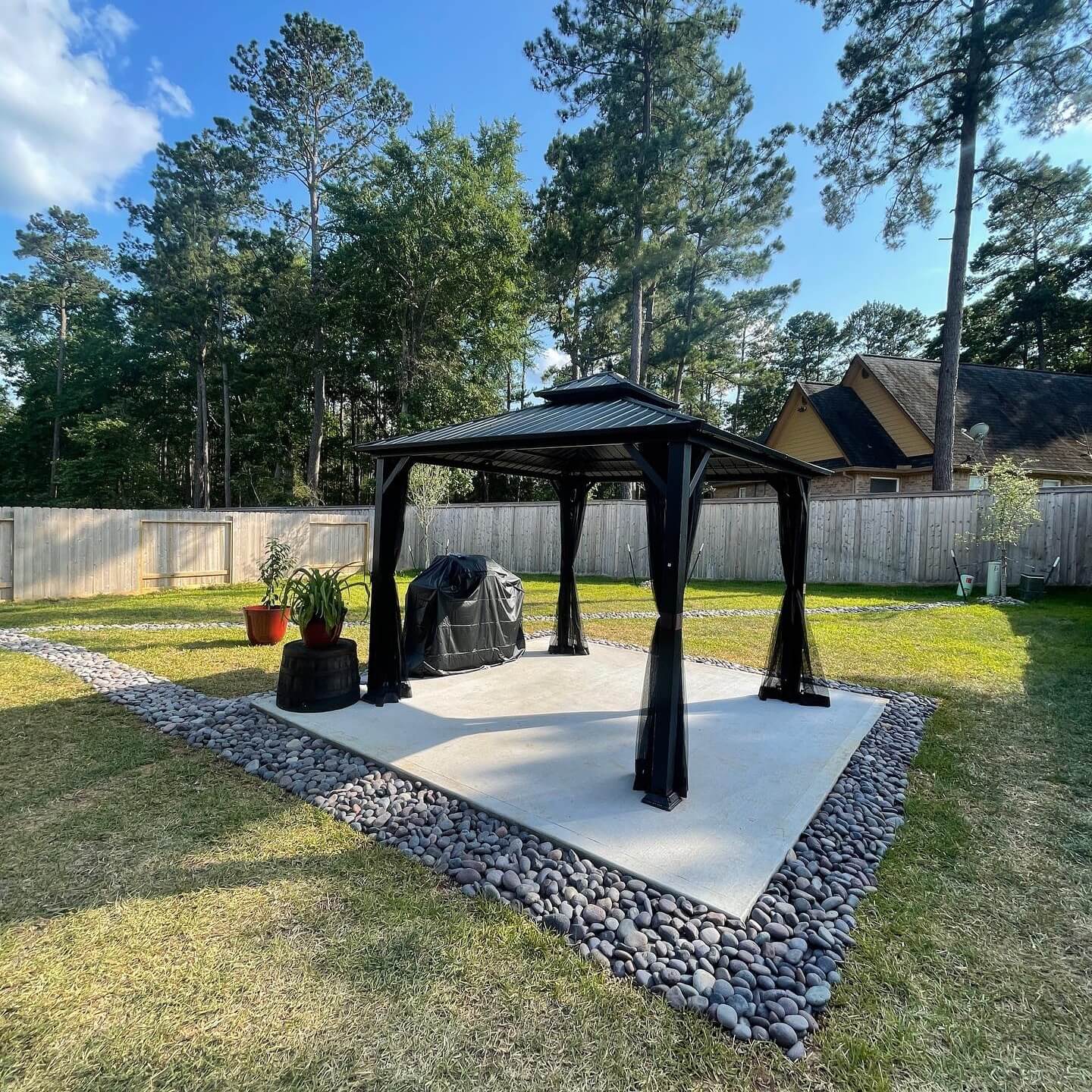 Stunning Backyard Gazebo Ideas to Transform Your Outdoor Oasis 31