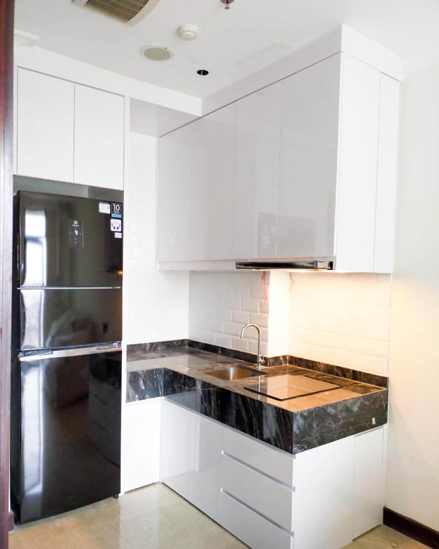 Small Apartment Kitchen Magic: Space-Savvy Ideas to Maximize Storage and Style (Even If You Rent) 7