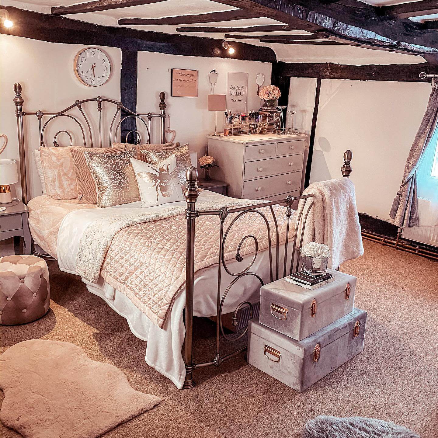 Elegant Pink and Gold Bedroom Designs to Love 7