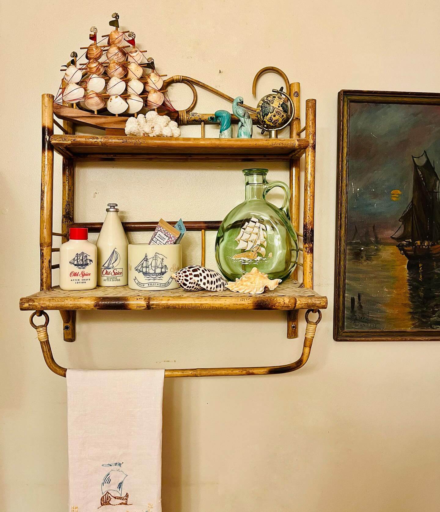 Small Bathroom Shelf Ideas for Smart Storage 10