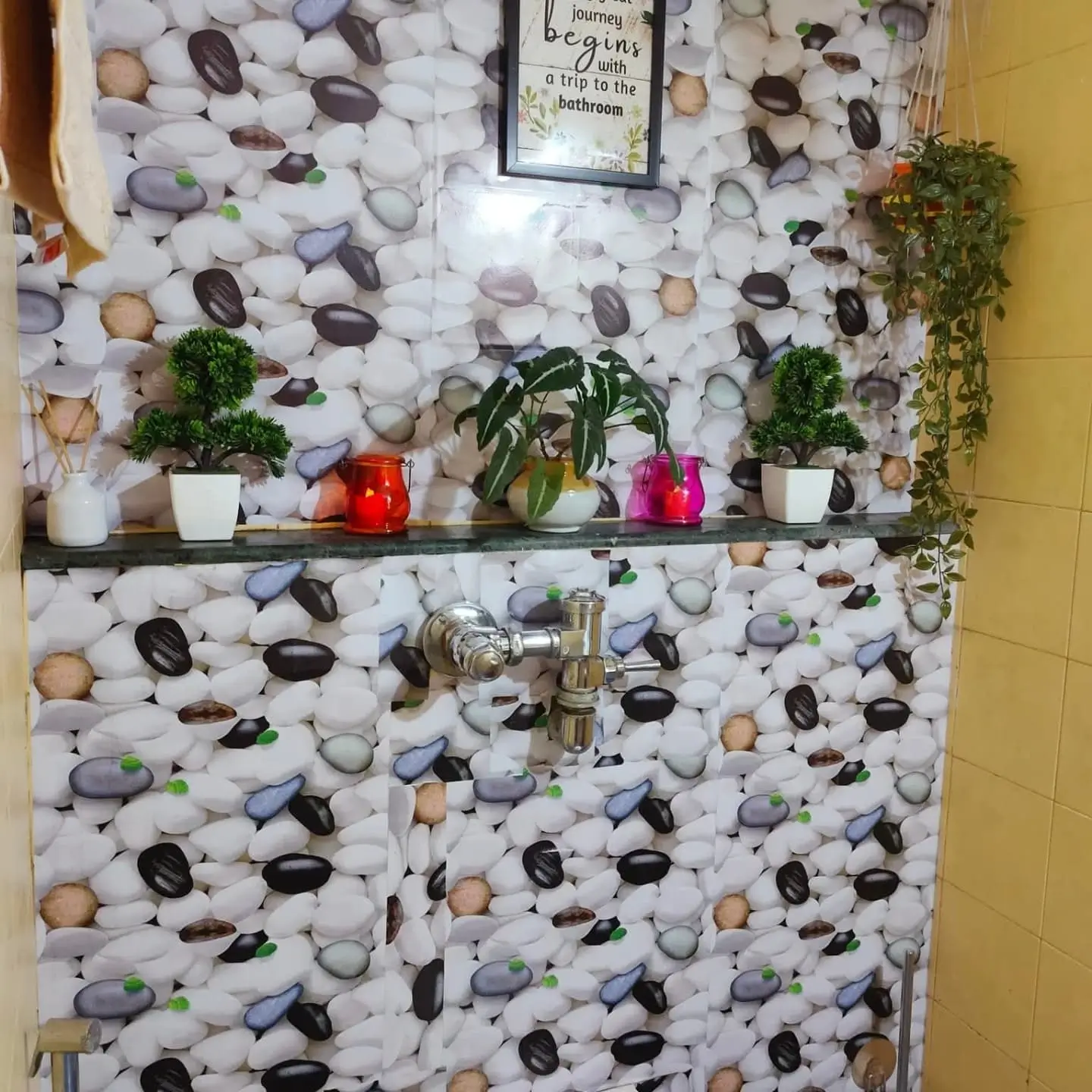 Bathroom Wall Decor Ideas to Refresh Your Space 13