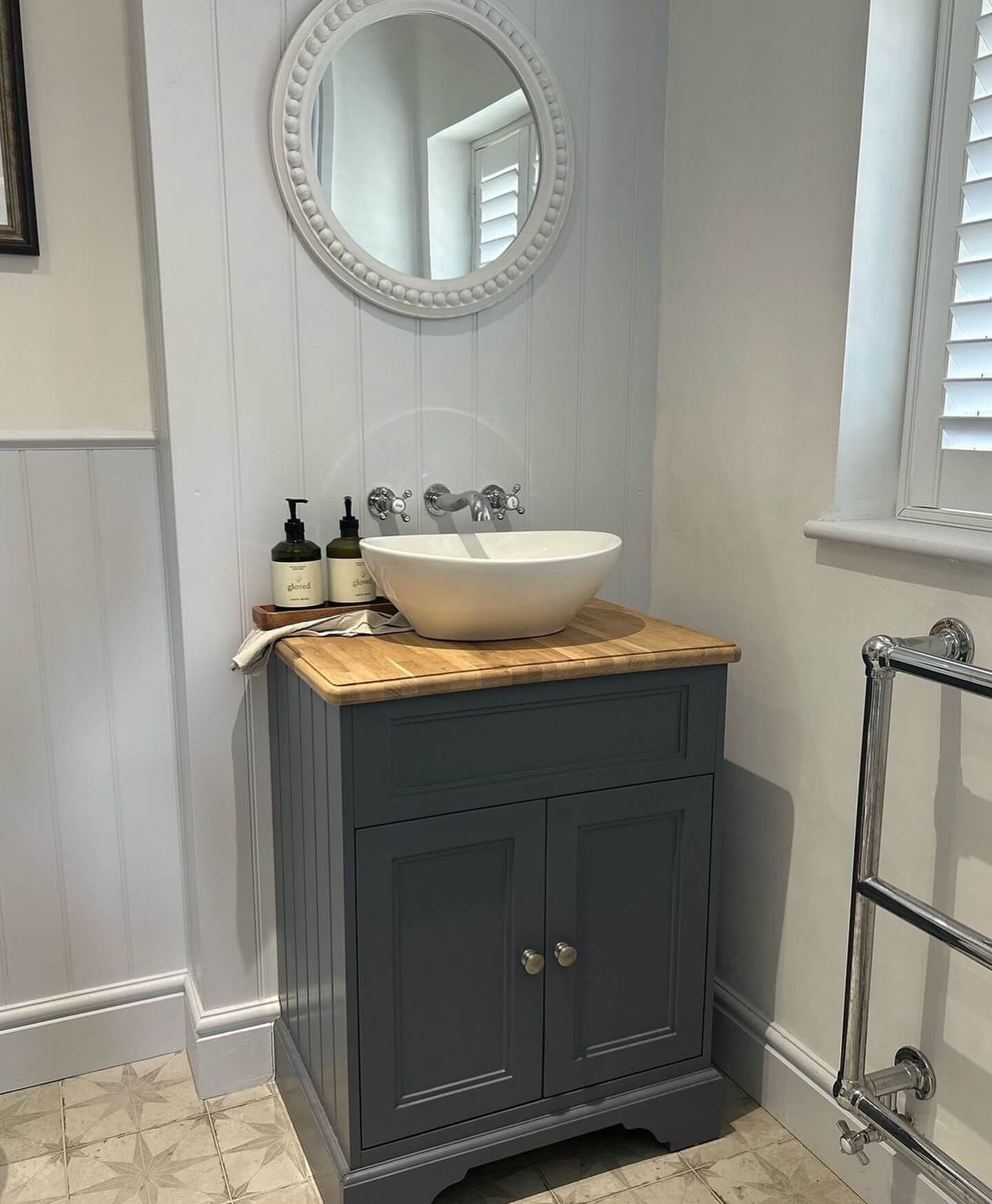 Navy Blue Vanity Bathroom Ideas for Bold Elegance 15