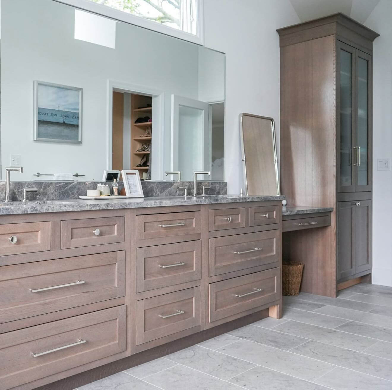 Stylish Gray Vanity Bathroom Ideas for a Modern Look 15