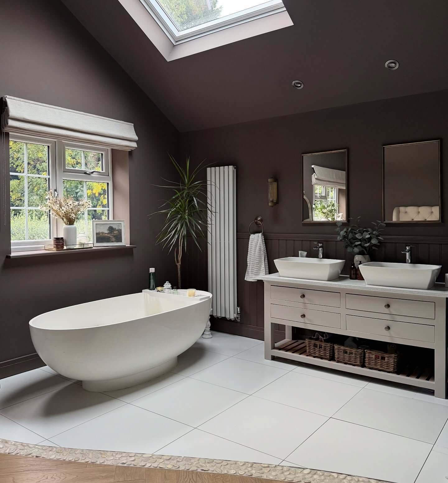 Warm & Inviting Brown Vanity Bathroom Ideas 15