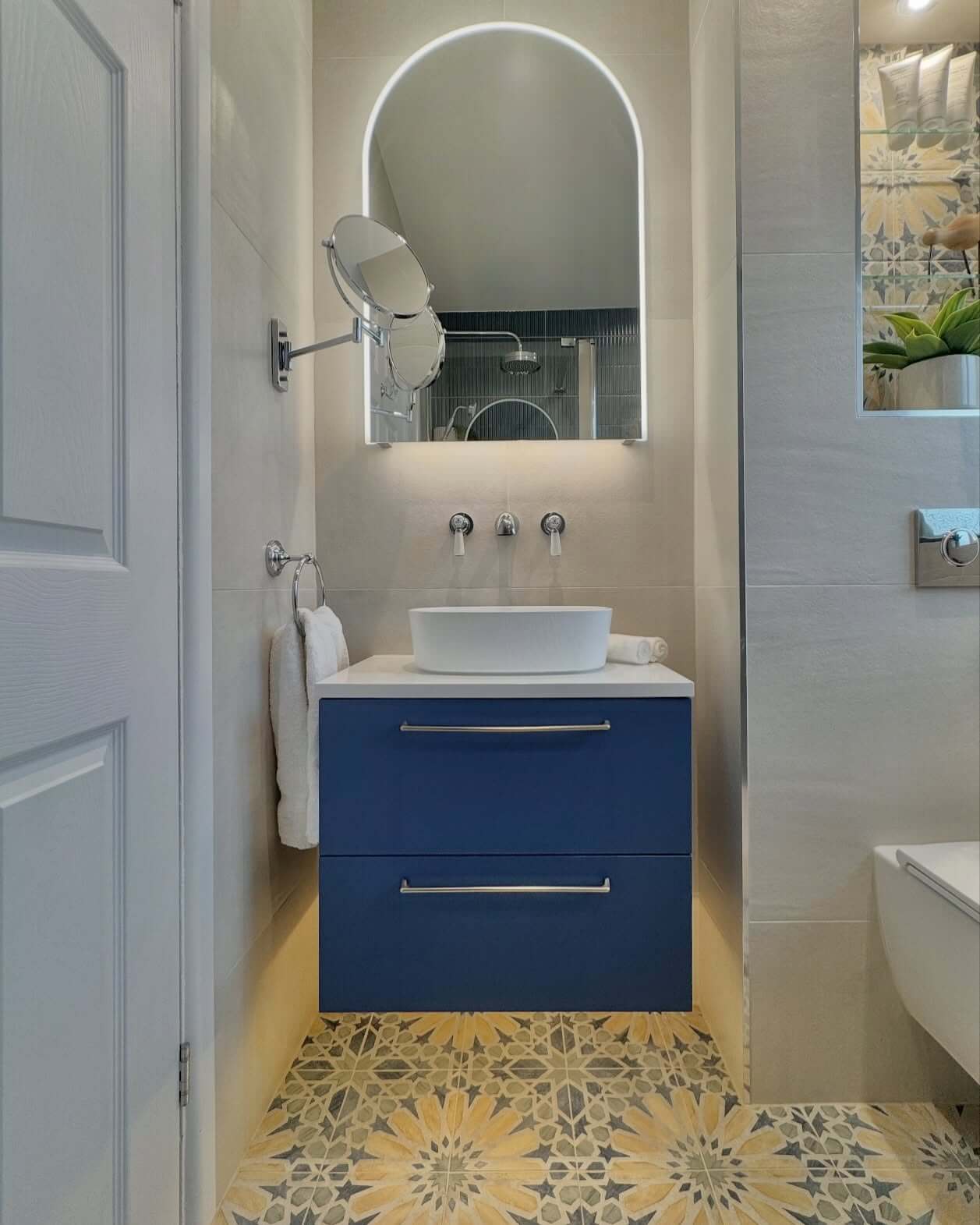 Blue Vanity Bathroom Ideas for a Fresh New Look 16