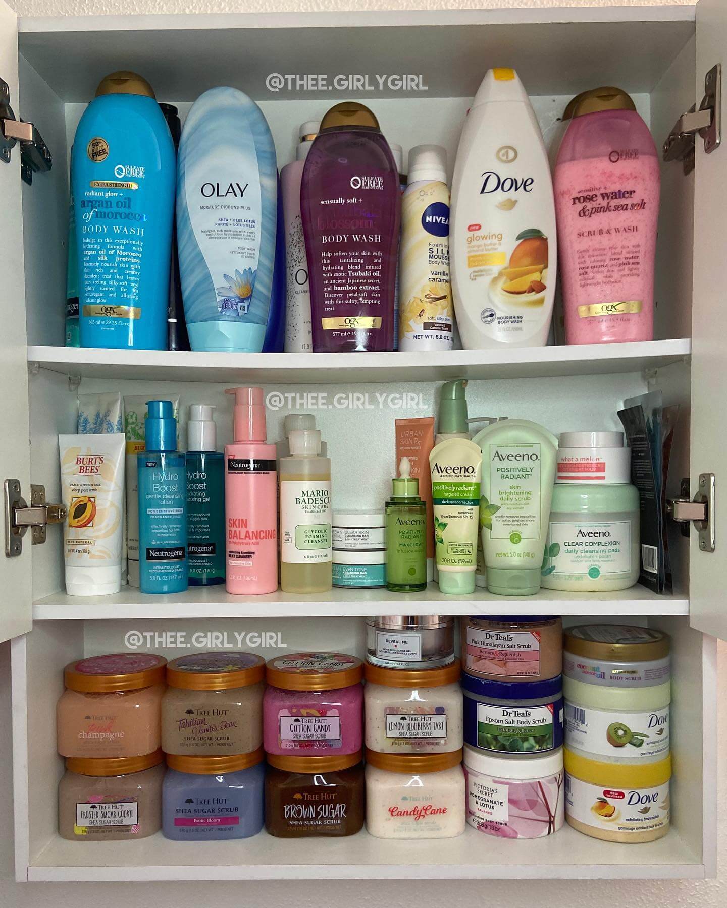 Bathroom Shelf Organization Ideas That Work 2