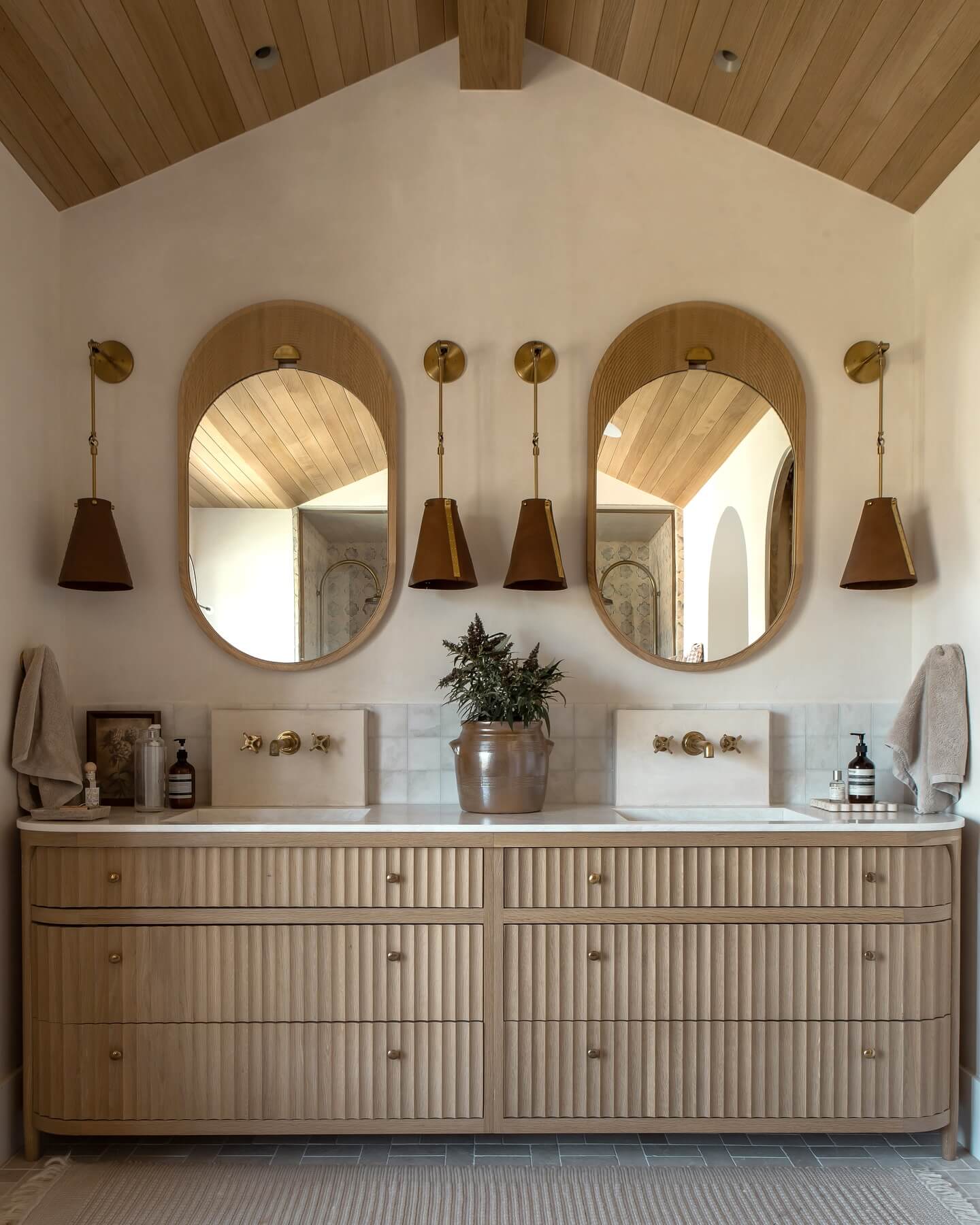 Bathroom Vanity Mirror Ideas for Every Style 2