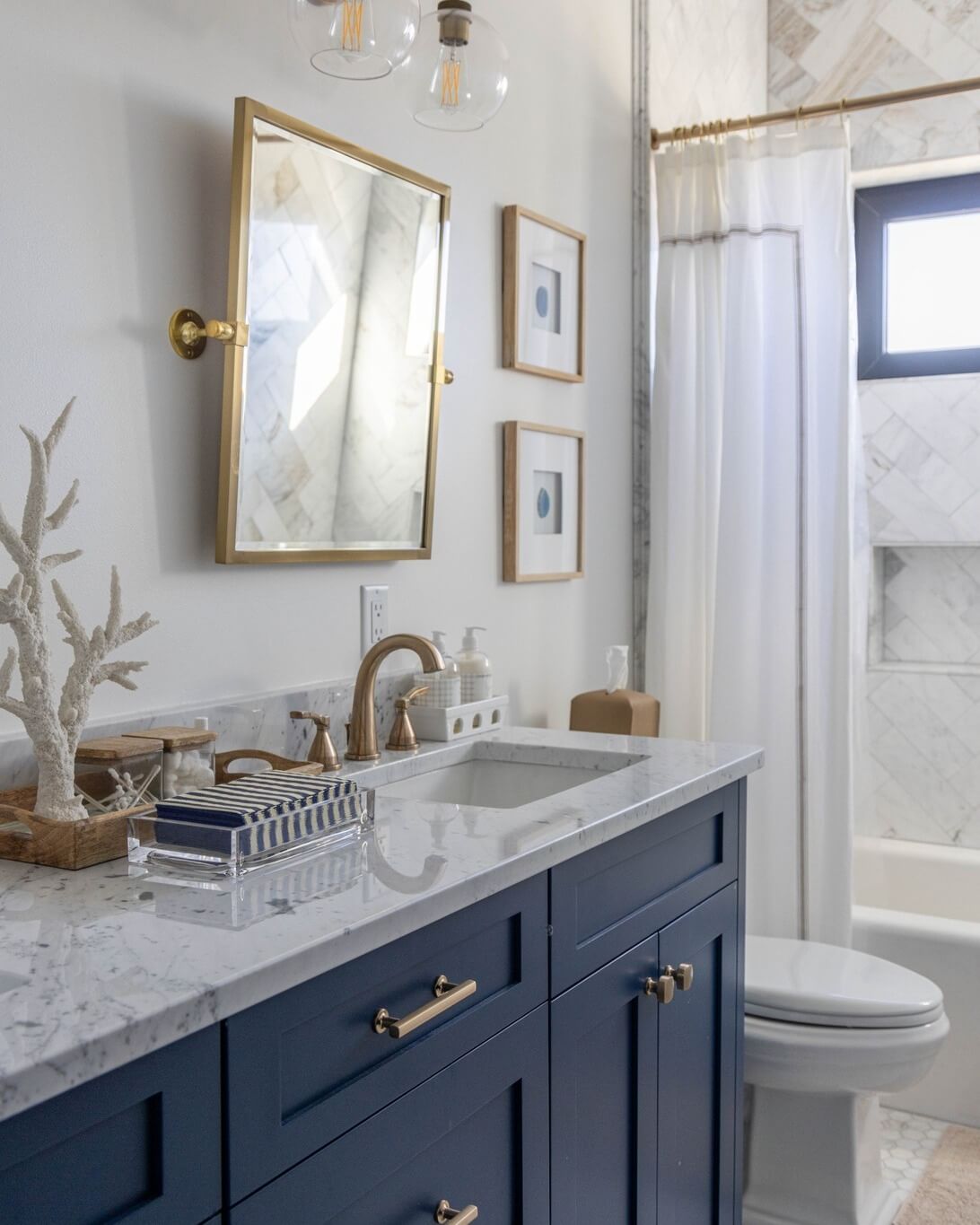 Blue Vanity Bathroom Ideas for a Fresh New Look 2