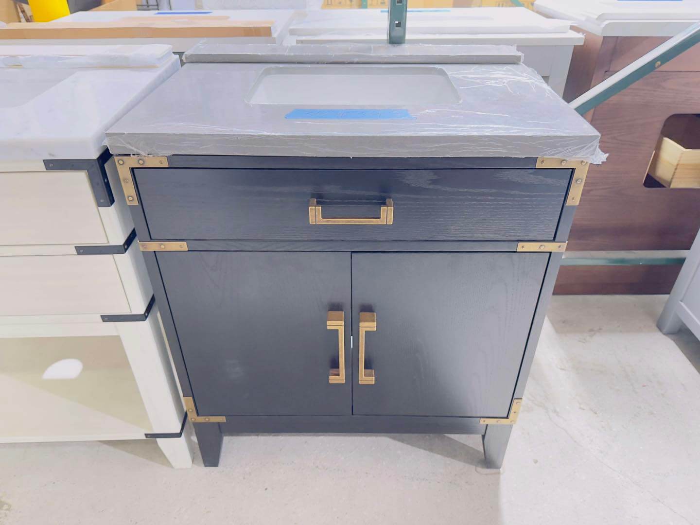 Best 36 Inch Vanity Bathroom Ideas for Small Spaces 20