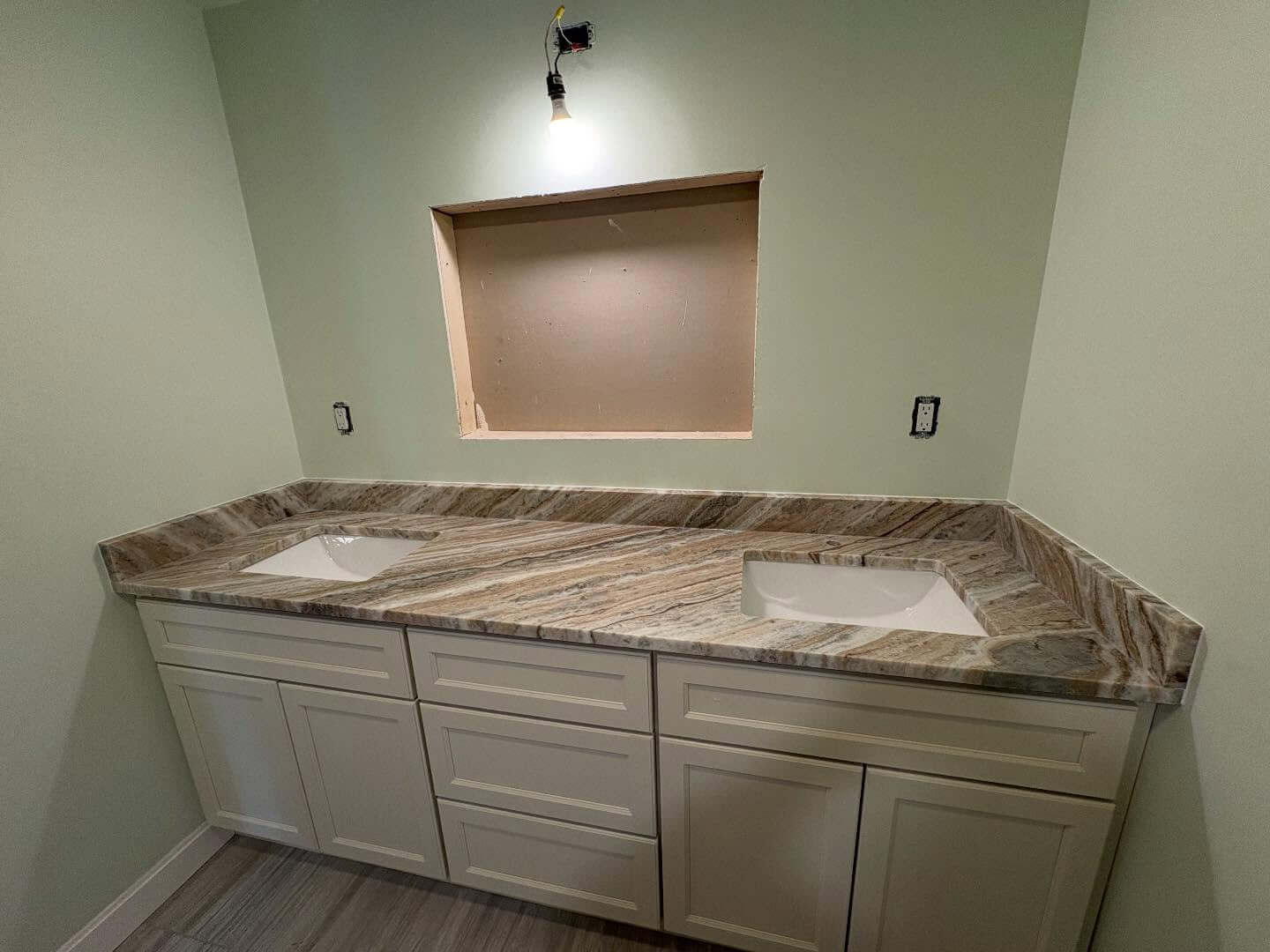 Warm & Inviting Brown Vanity Bathroom Ideas 3