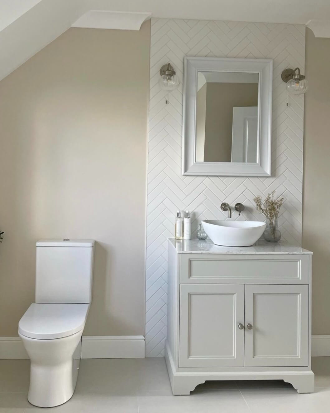 Elegant White Vanity Bathroom Ideas 31