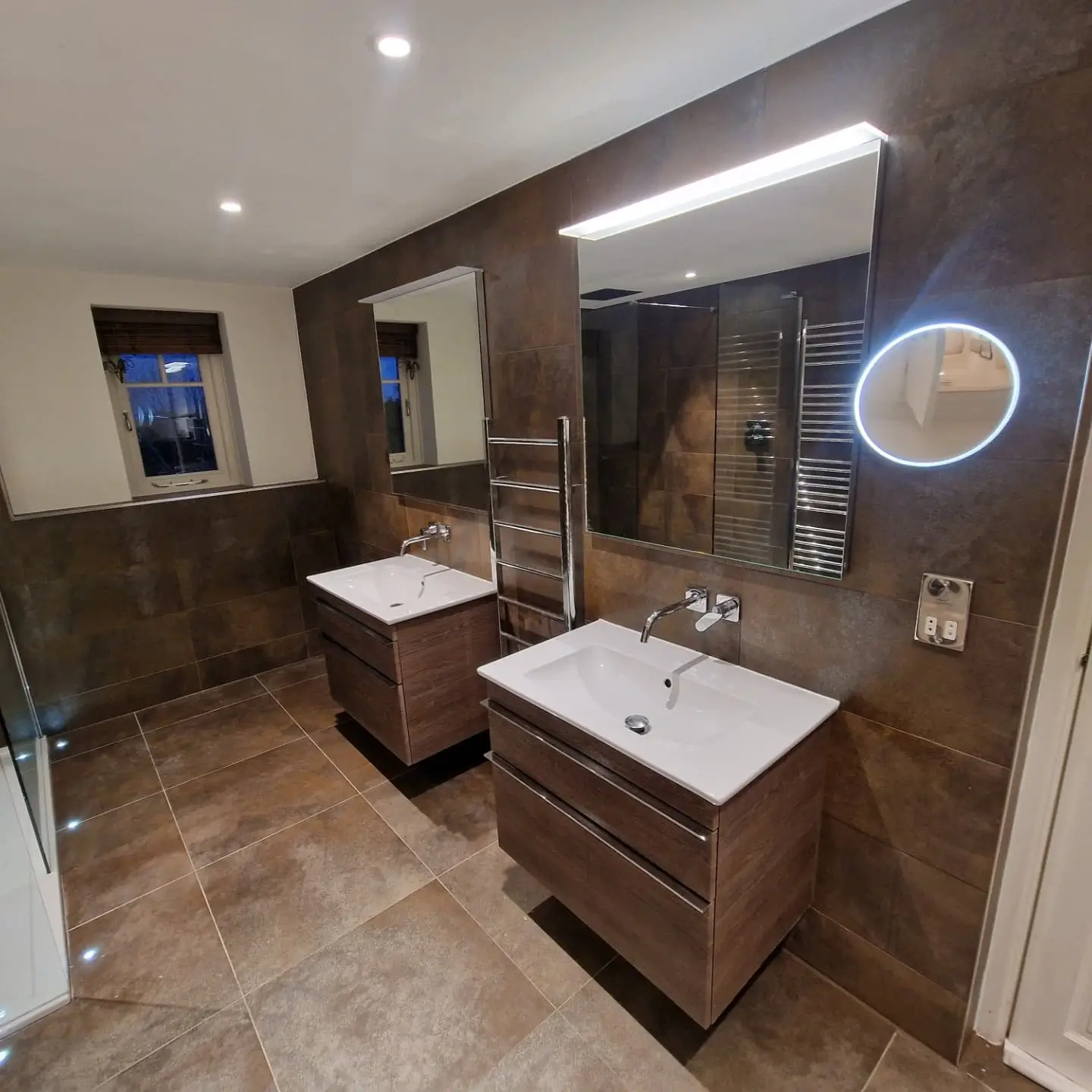 Bathroom Vanity Mirror Ideas for Every Style 4