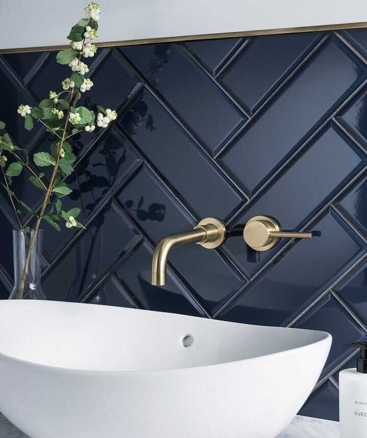 Navy Blue Vanity Bathroom Ideas for Bold Elegance 5