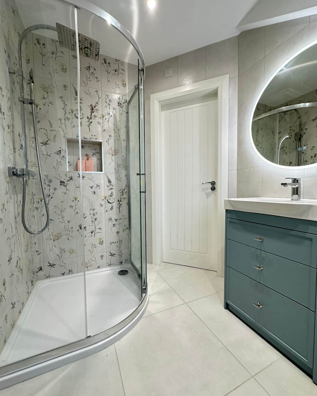 Blue Vanity Bathroom Ideas for a Fresh New Look 6