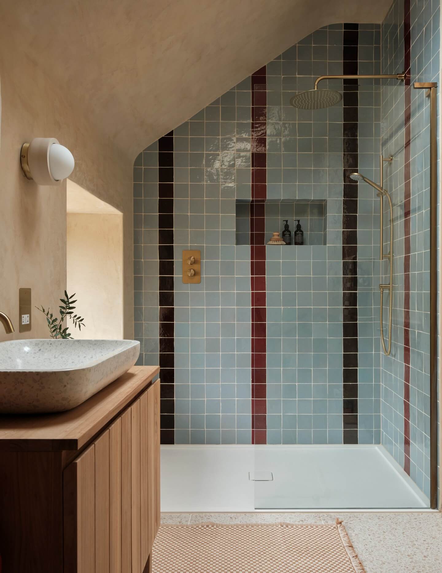 Warm & Inviting Brown Vanity Bathroom Ideas 7