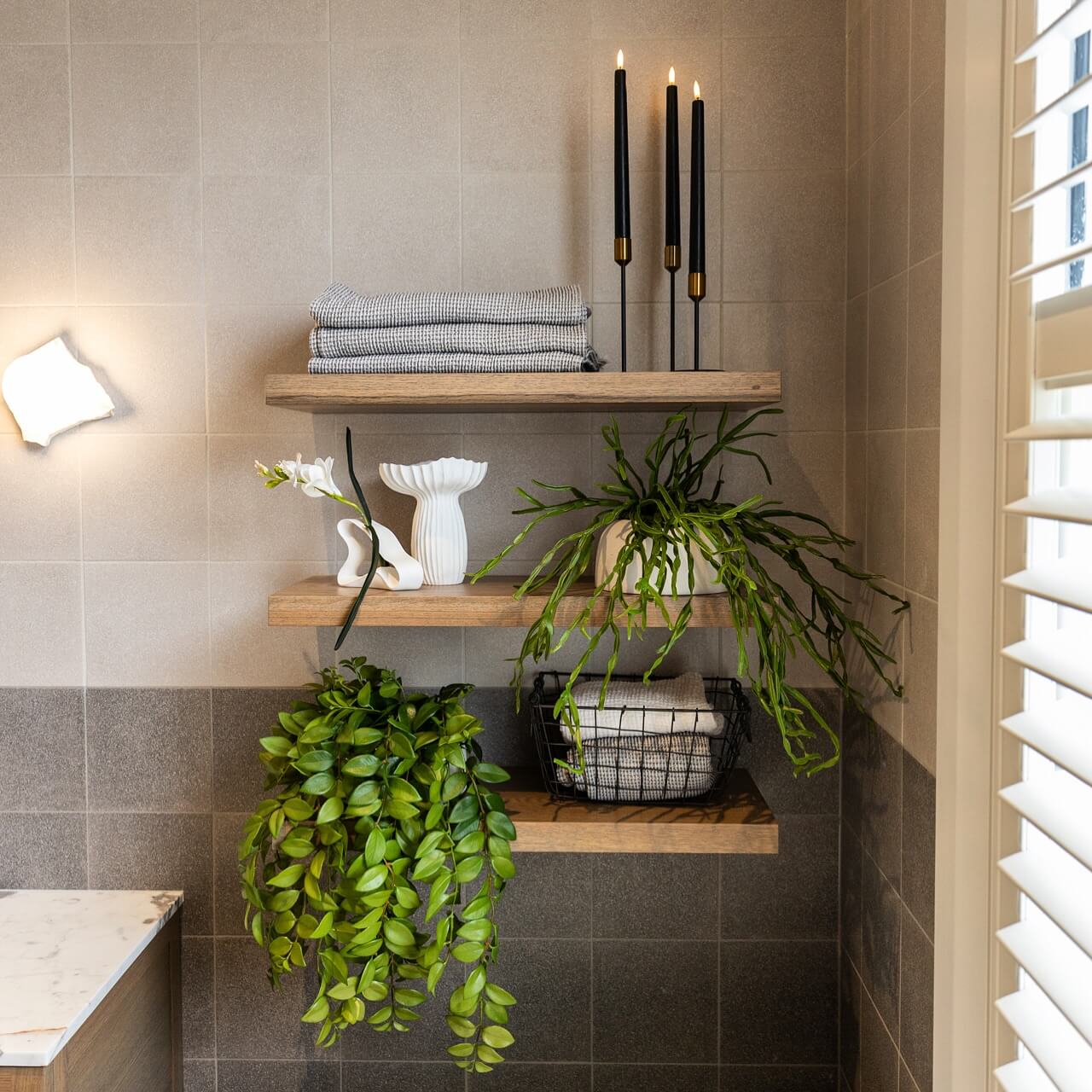 Bathroom Shelf Decor Ideas for Every Style 8